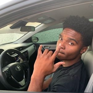 Meet your Posher, Gregory